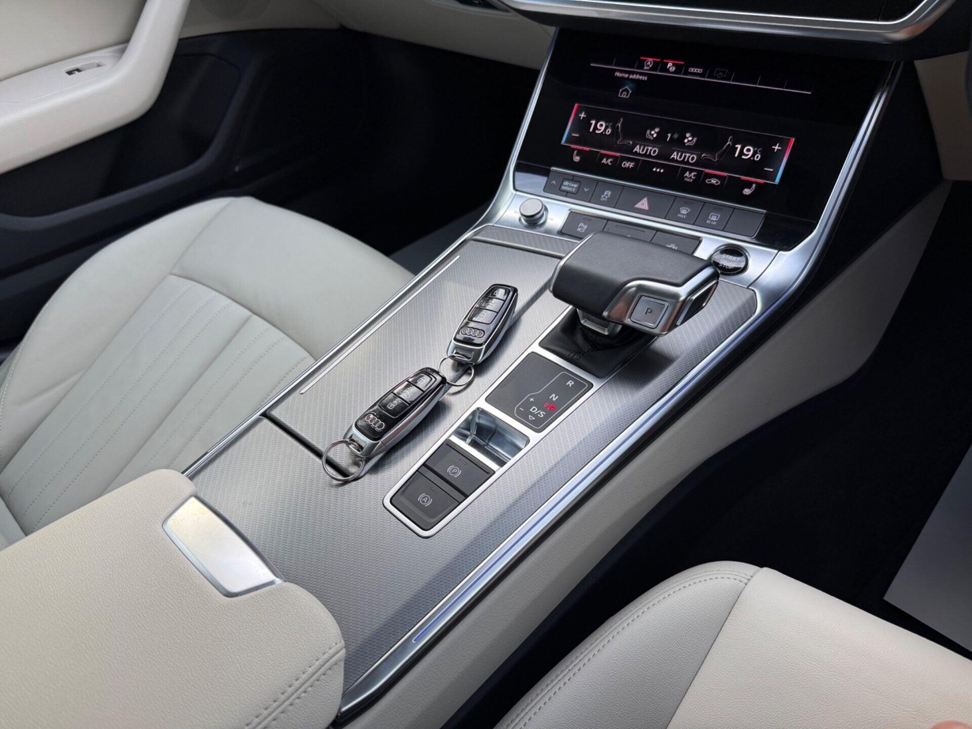 Audi A6 view 10