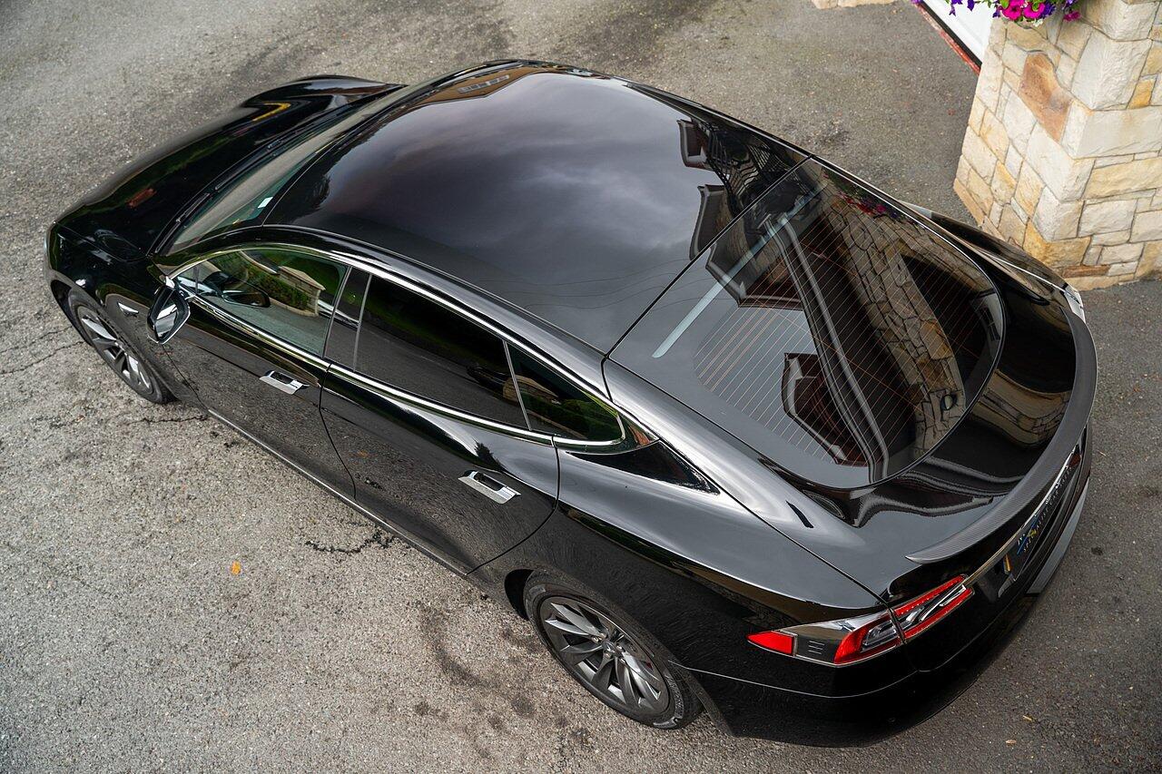 Tesla Model S view 30