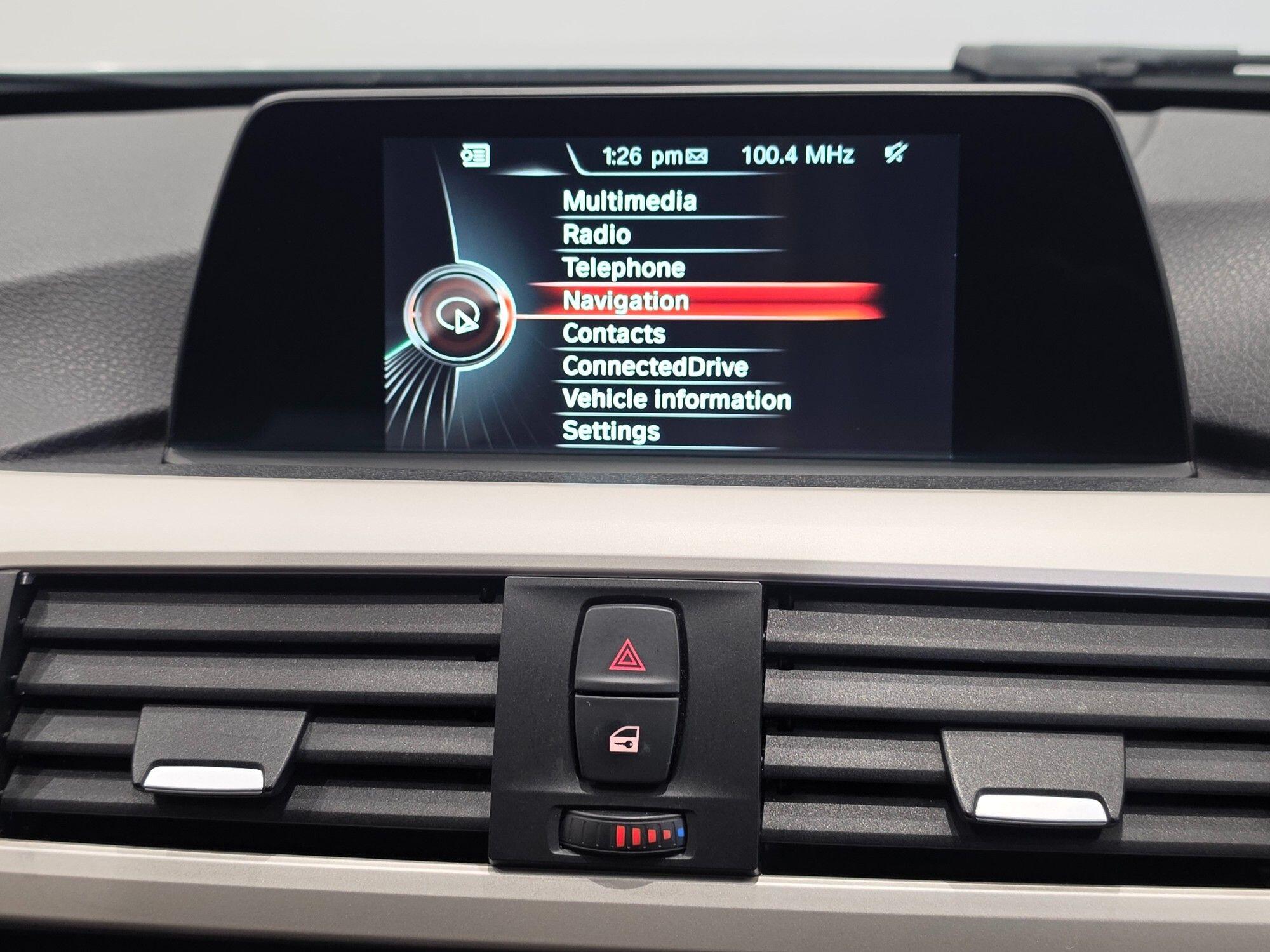 BMW 3 Series view 23