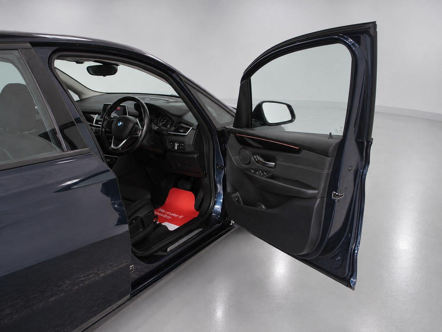 BMW 2 Series view 25