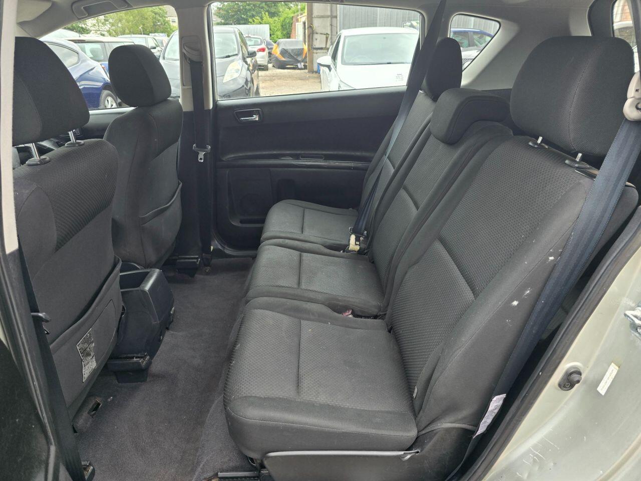 Toyota Corolla Verso view 26