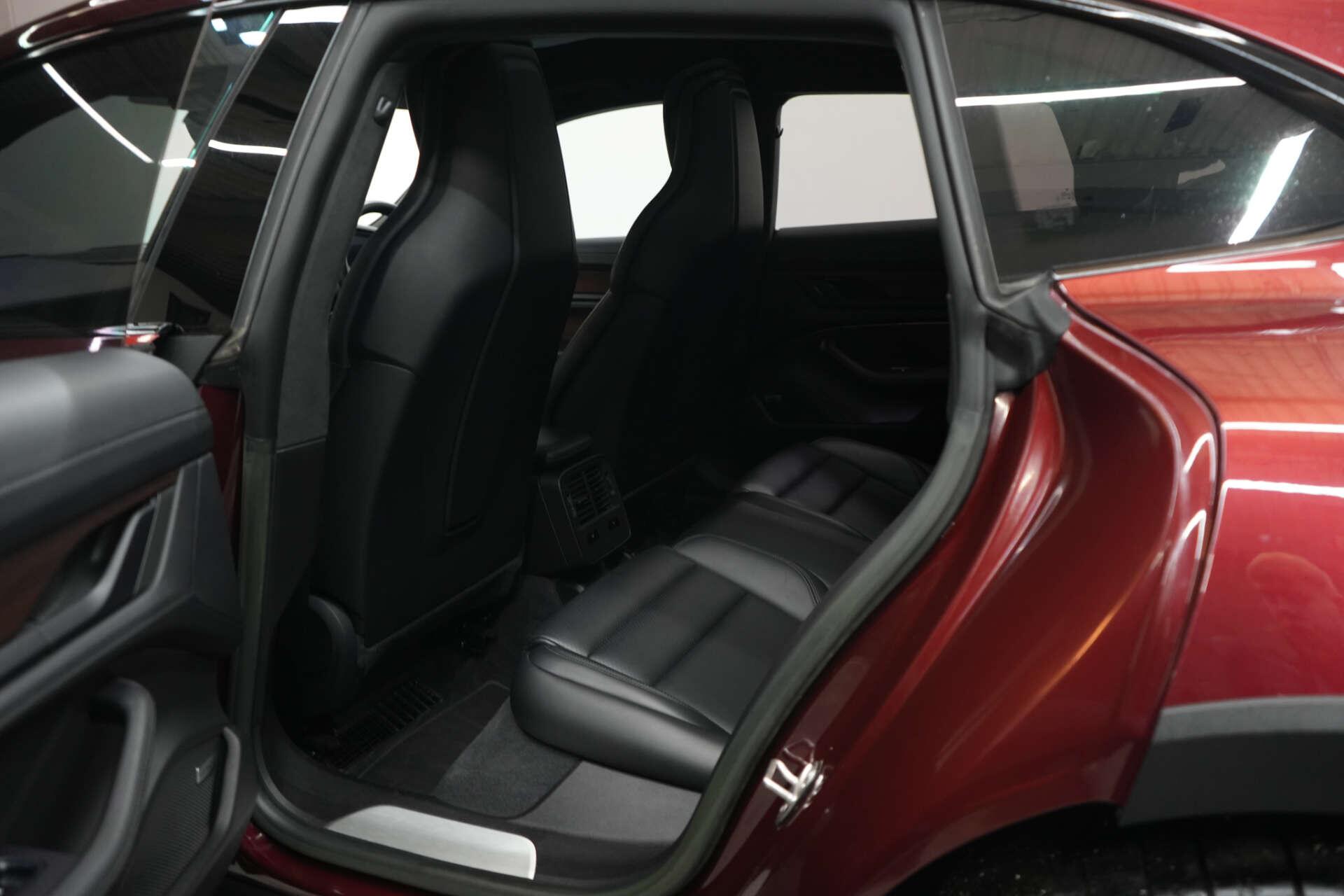 Porsche Taycan view 26