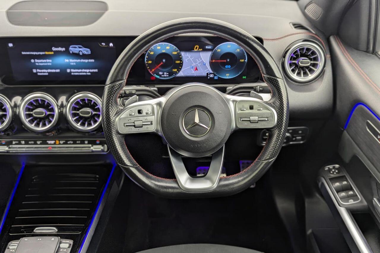 Mercedes-Benz Eqb view 39