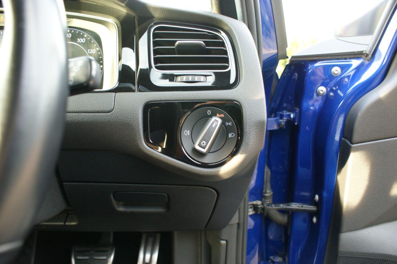 Volkswagen Golf view 44