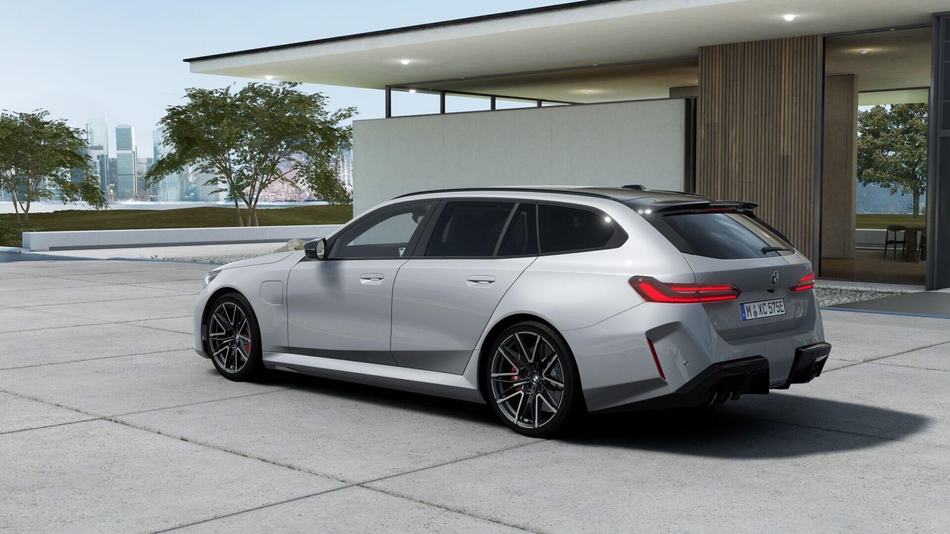 BMW M5 view 3