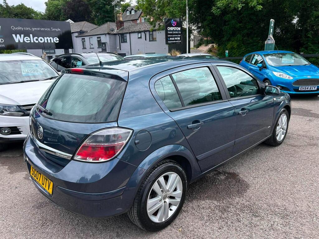 Vauxhall Astra view 2