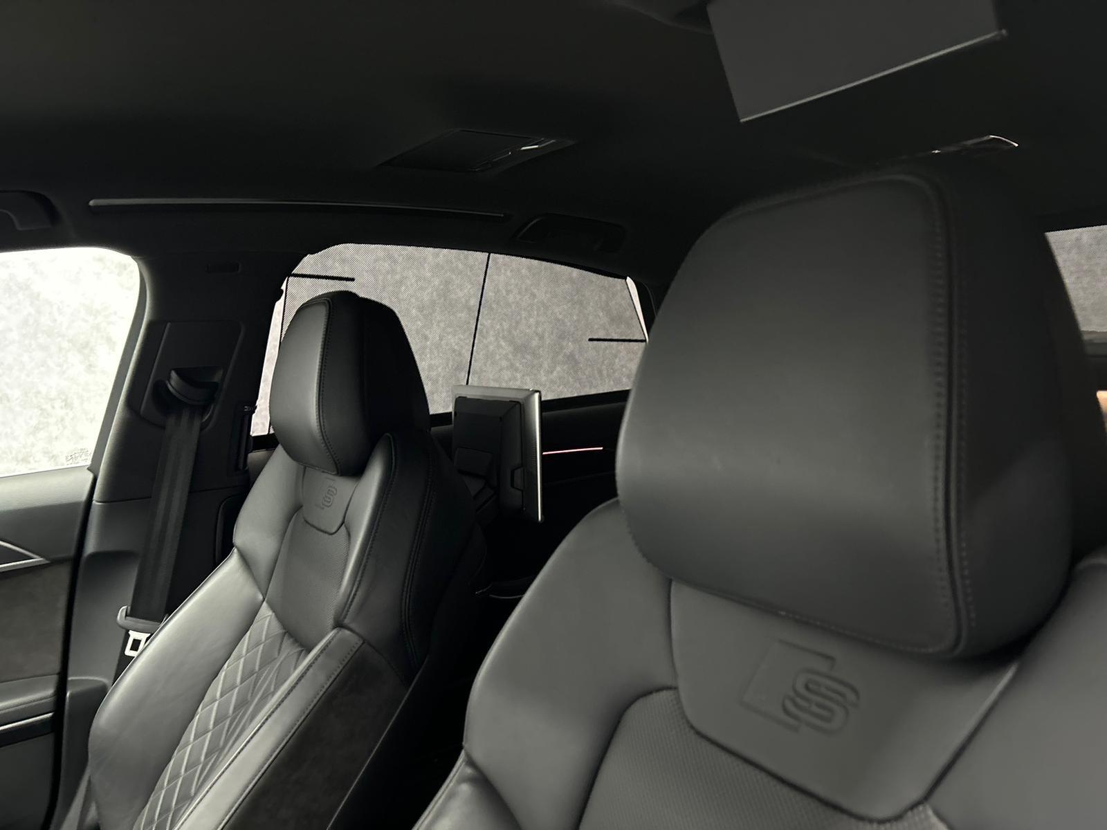 Audi A8 view 31