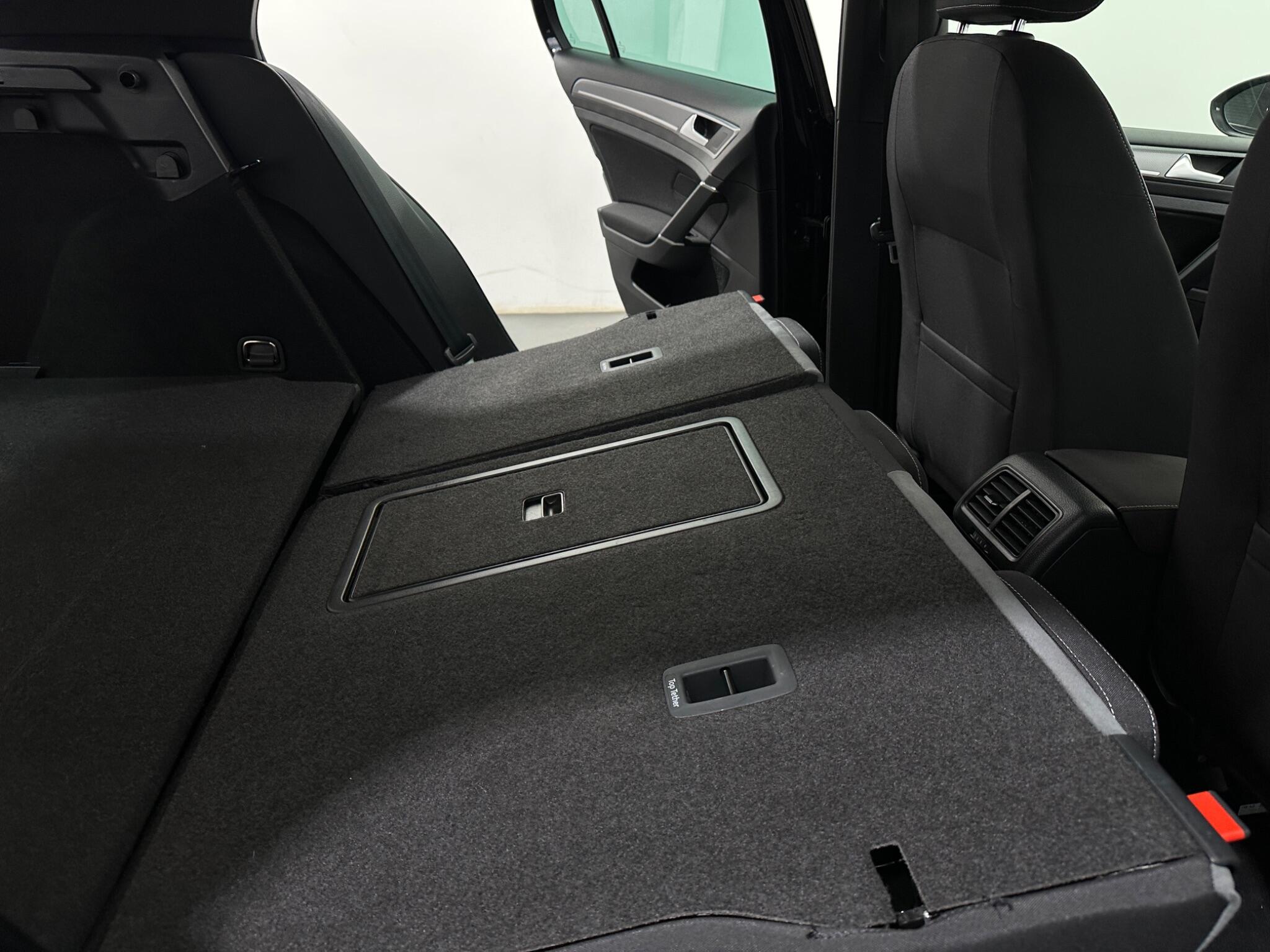 Volkswagen Golf view 47