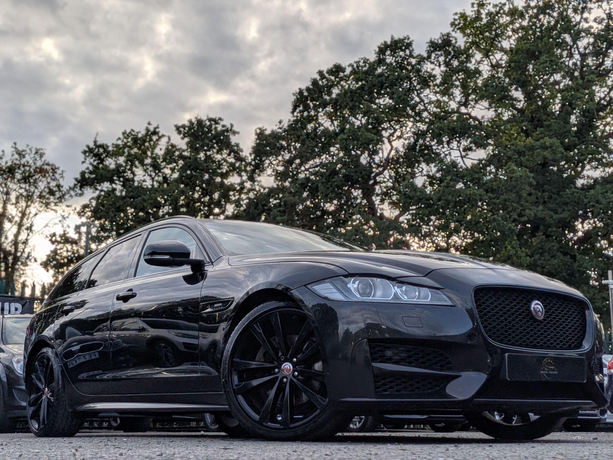 Jaguar XF view 3