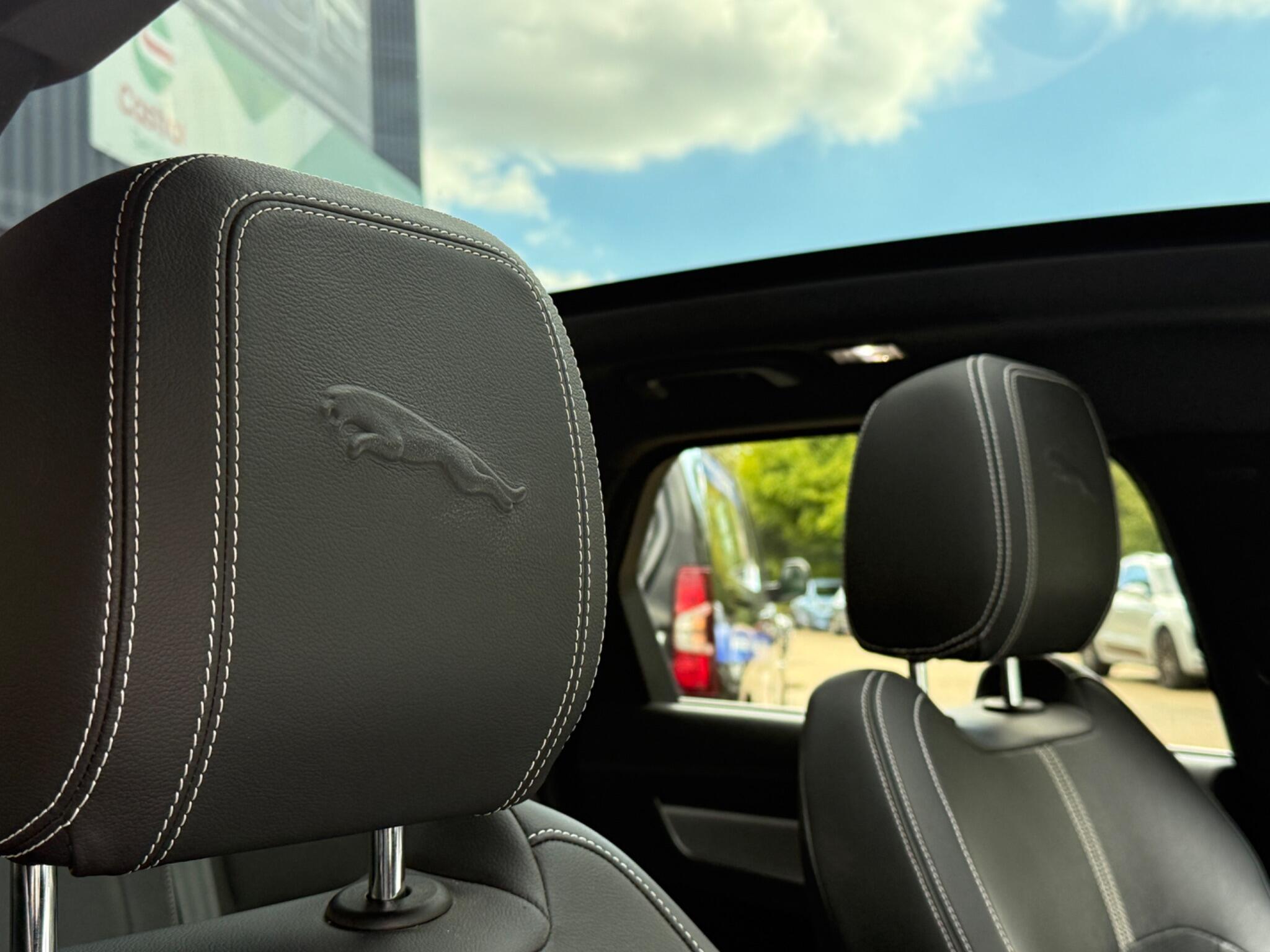 Jaguar XF view 23