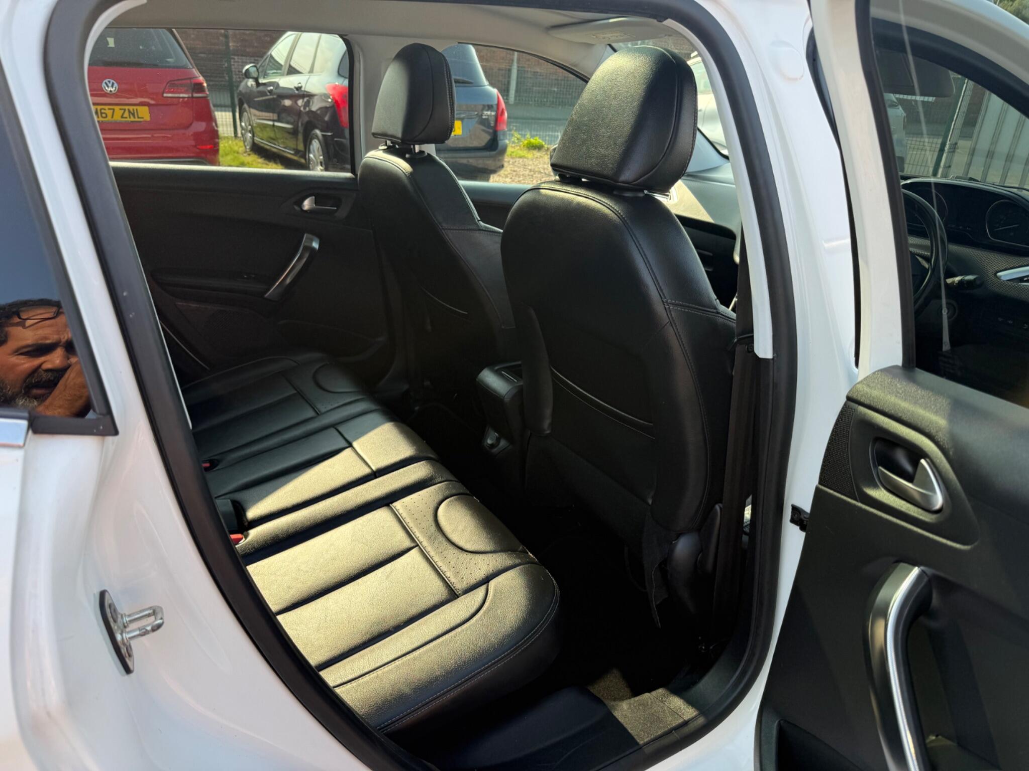 Peugeot 2008 view 29