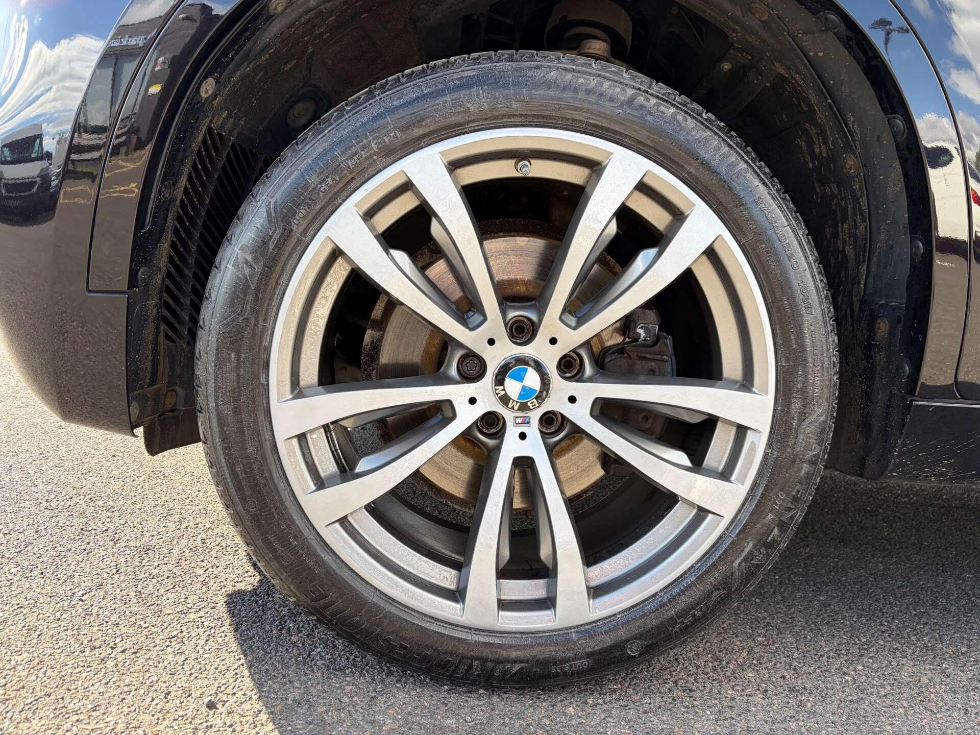 BMW X6 view 13