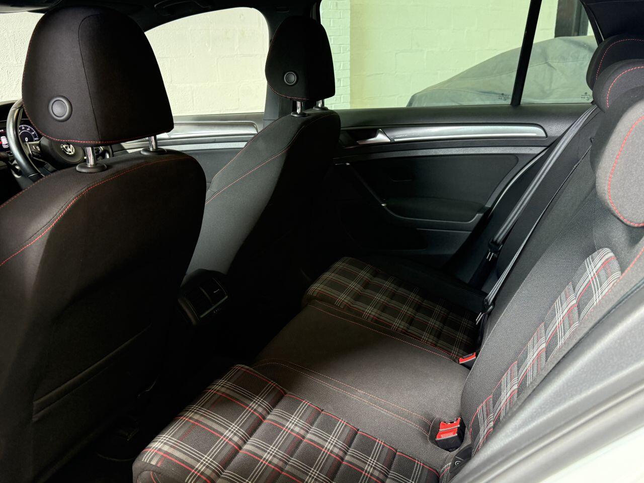 Volkswagen Golf view 59