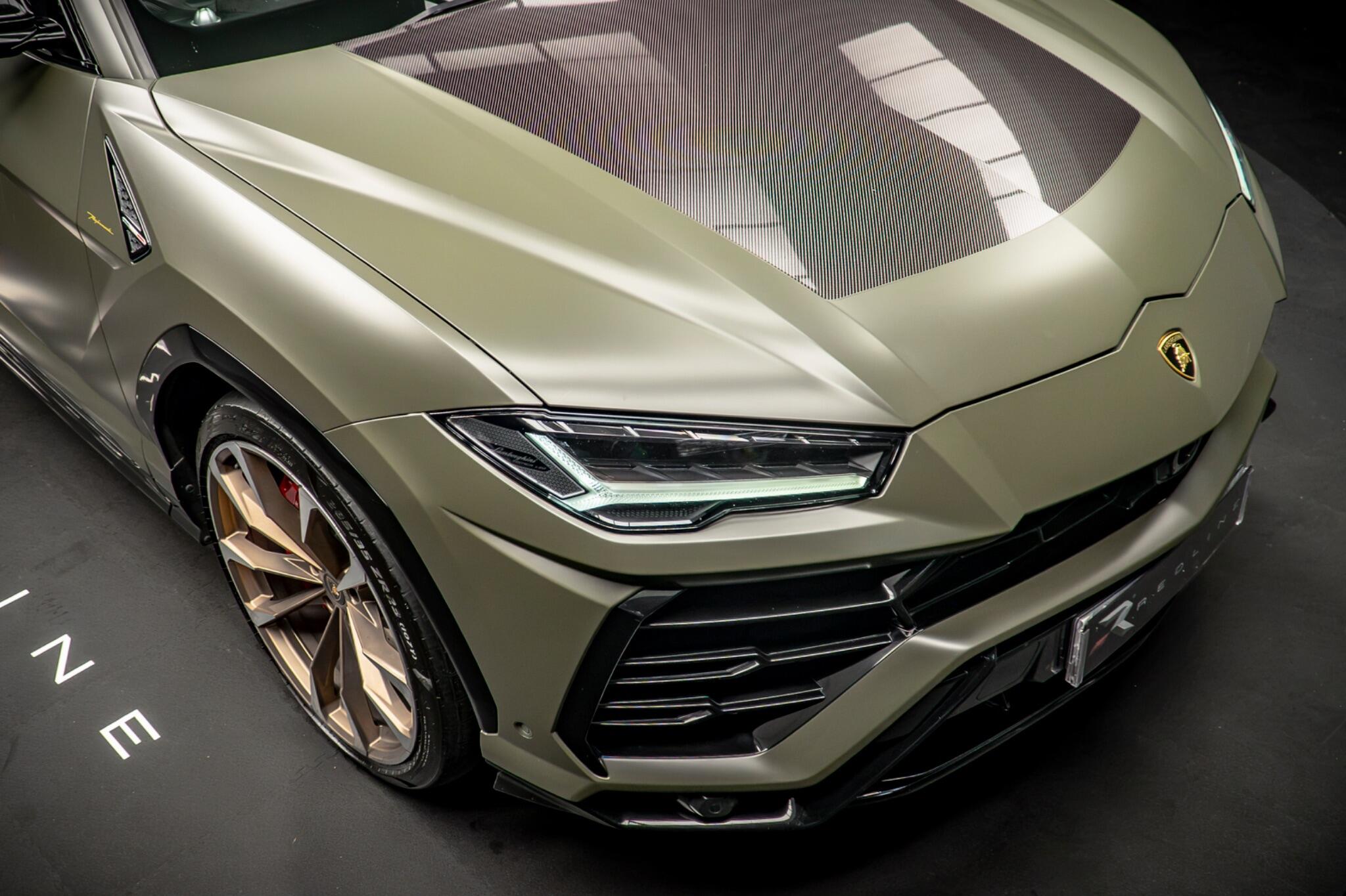 Lamborghini Urus view 11