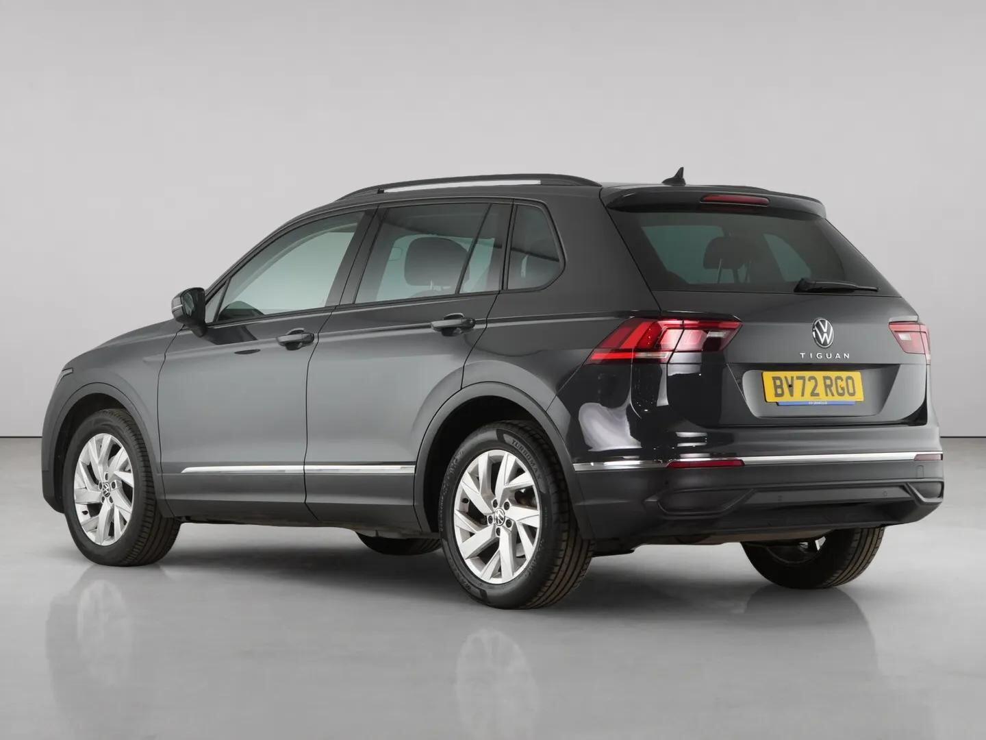 Volkswagen Tiguan view 6