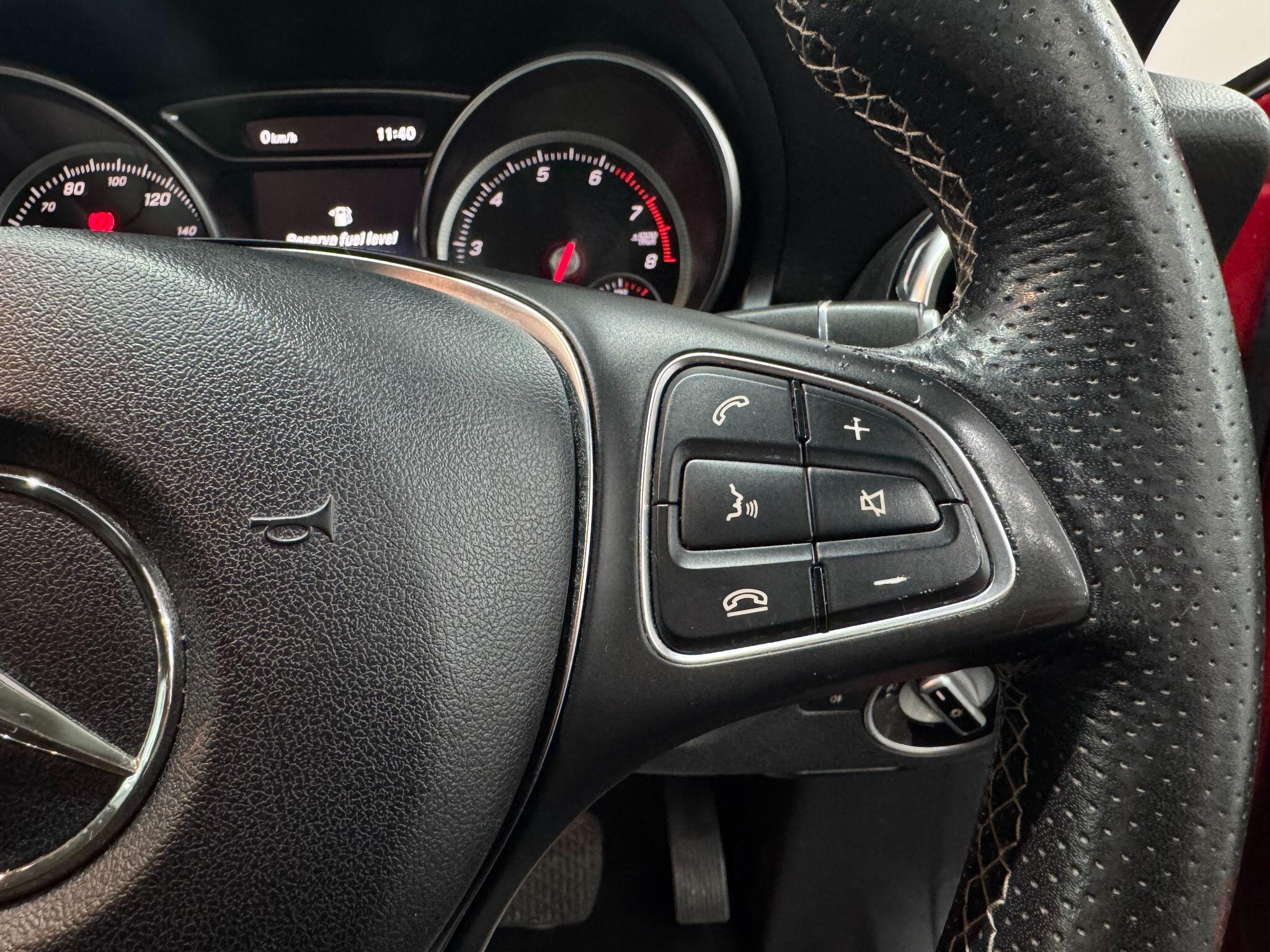 Mercedes-Benz GLA view 31