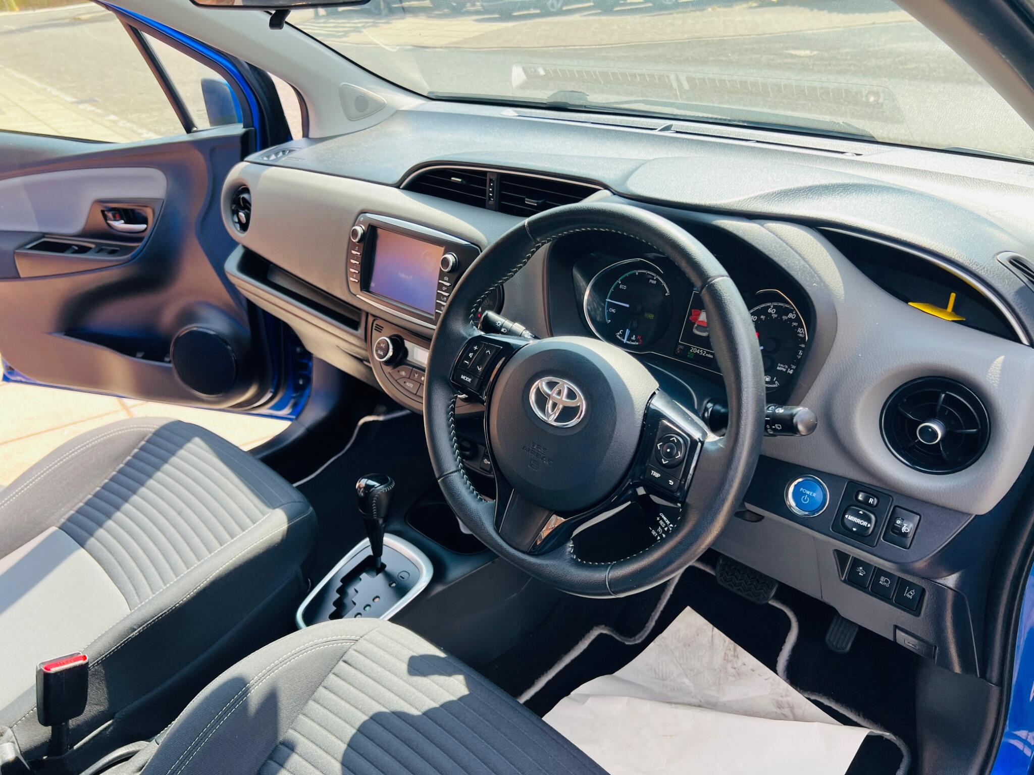 Toyota Yaris view 33