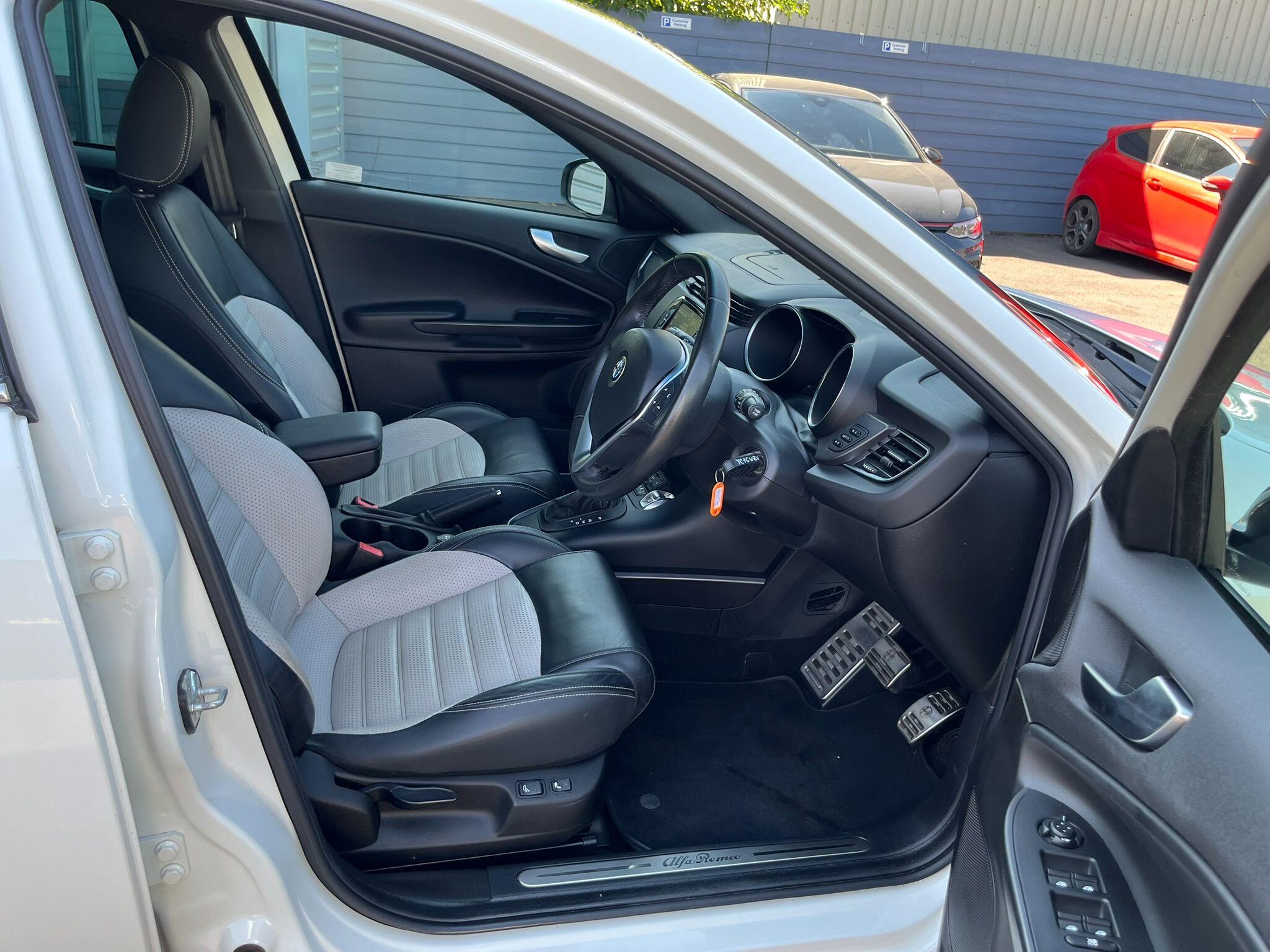 Alfa Romeo Giulietta view 9
