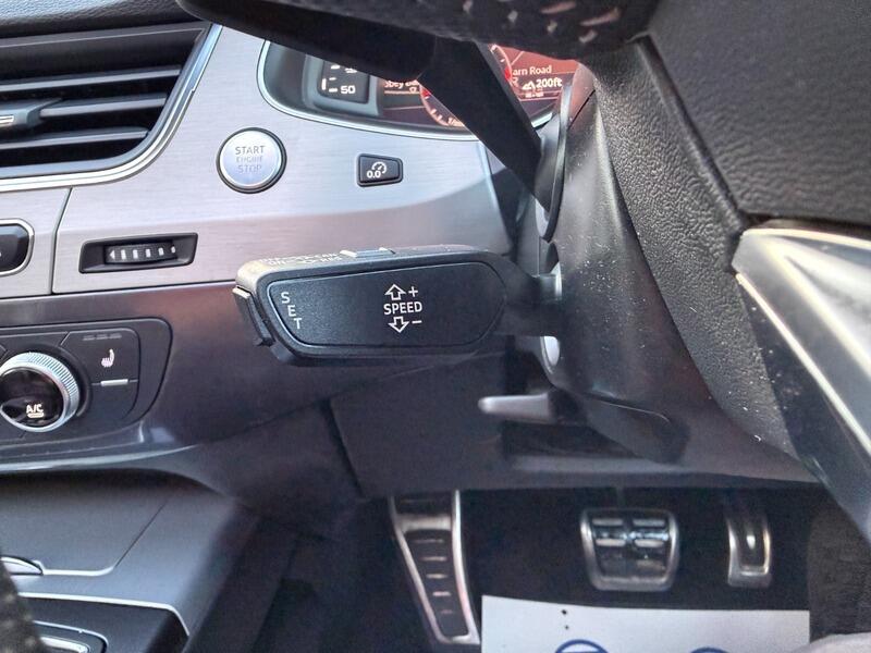 Audi Q7 view 43