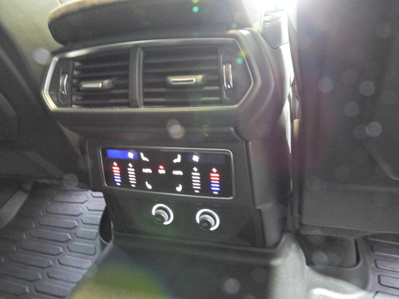 Lamborghini Urus view 60