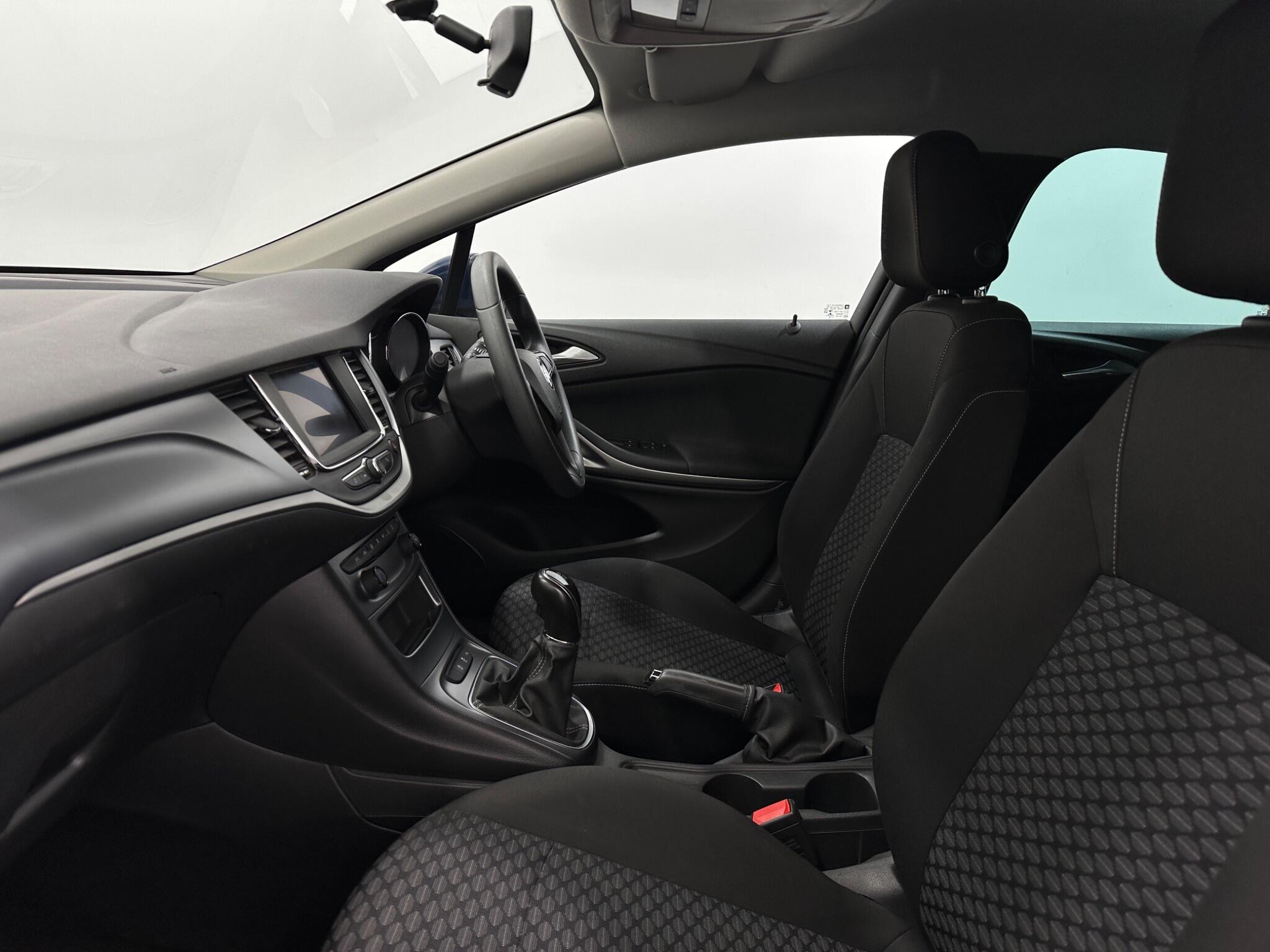 Vauxhall Astra view 34