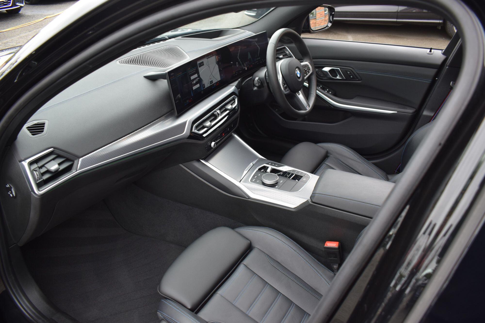 BMW 3 Series view 29
