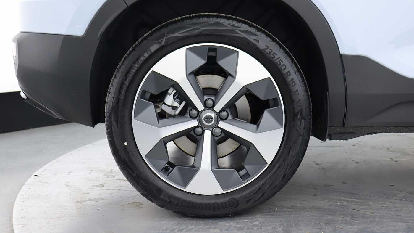 Volvo XC40 view 10