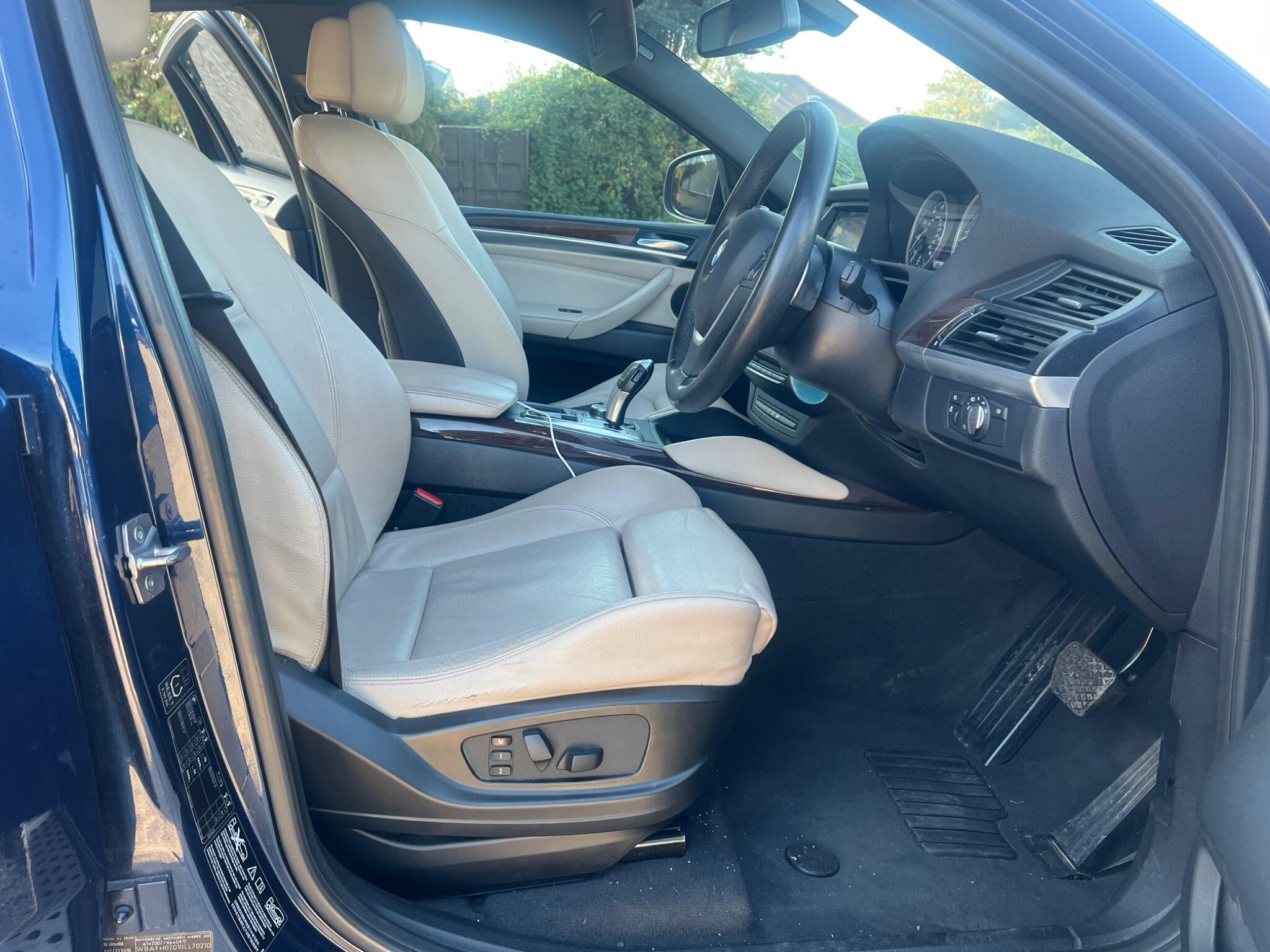 BMW X6 view 23