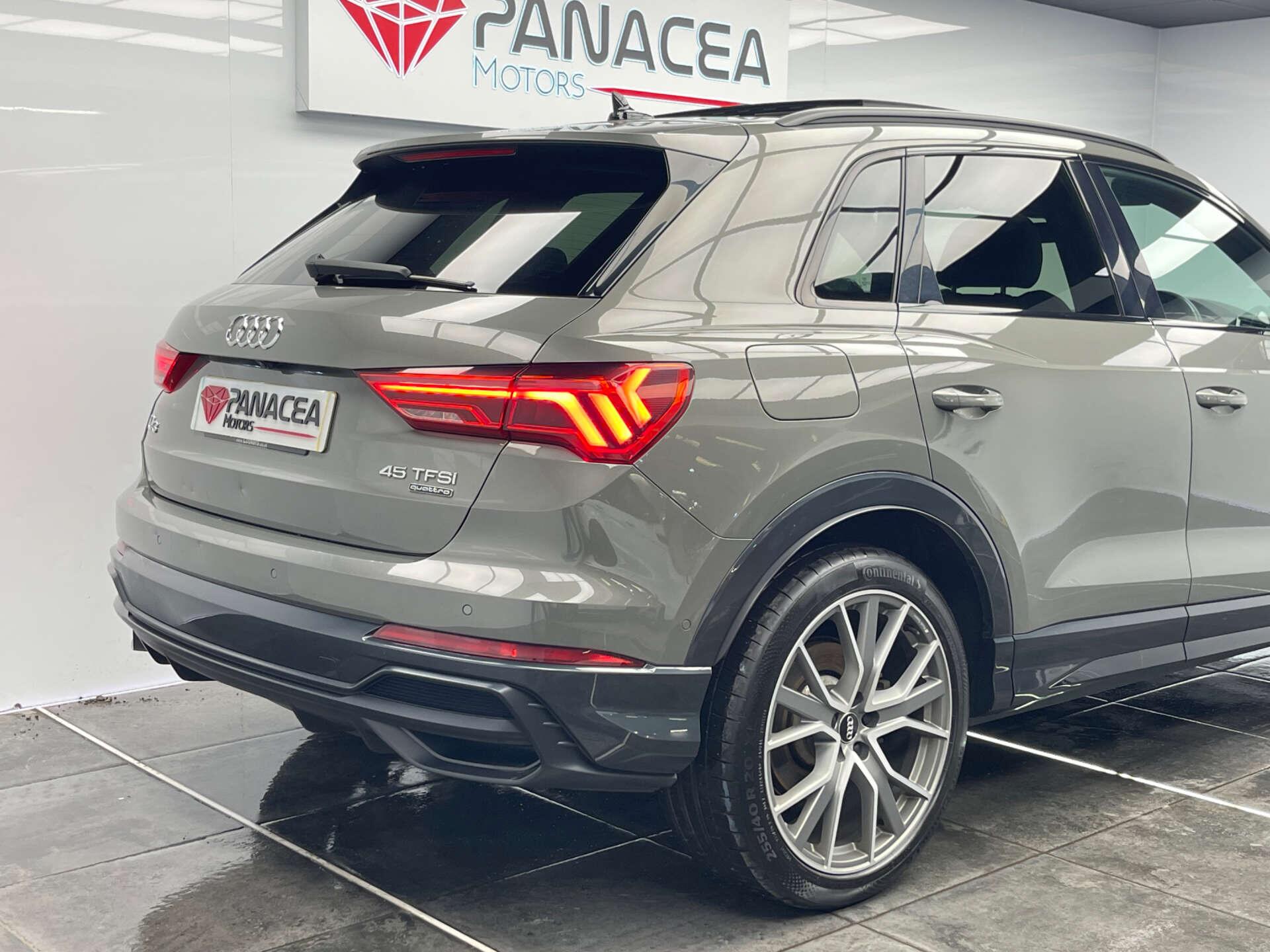 Audi Q3 view 9