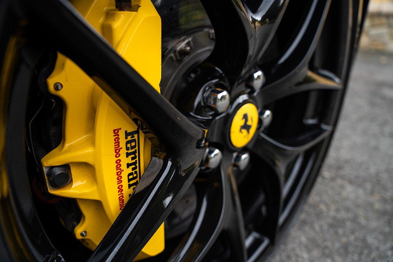 Ferrari F12 view 6