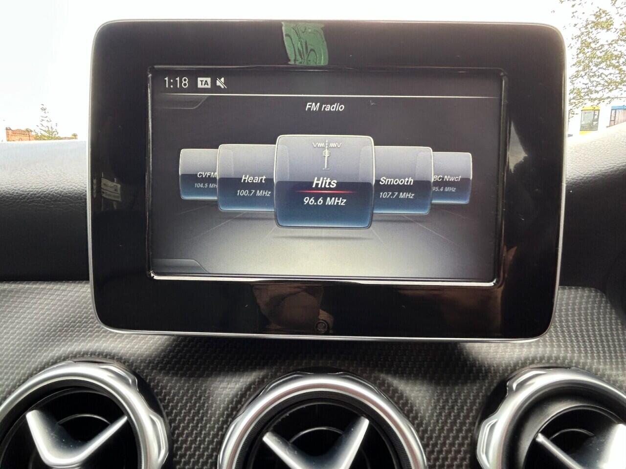 Mercedes-Benz GLA view 34