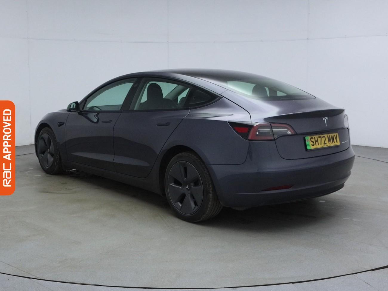 Tesla Model 3 view 4