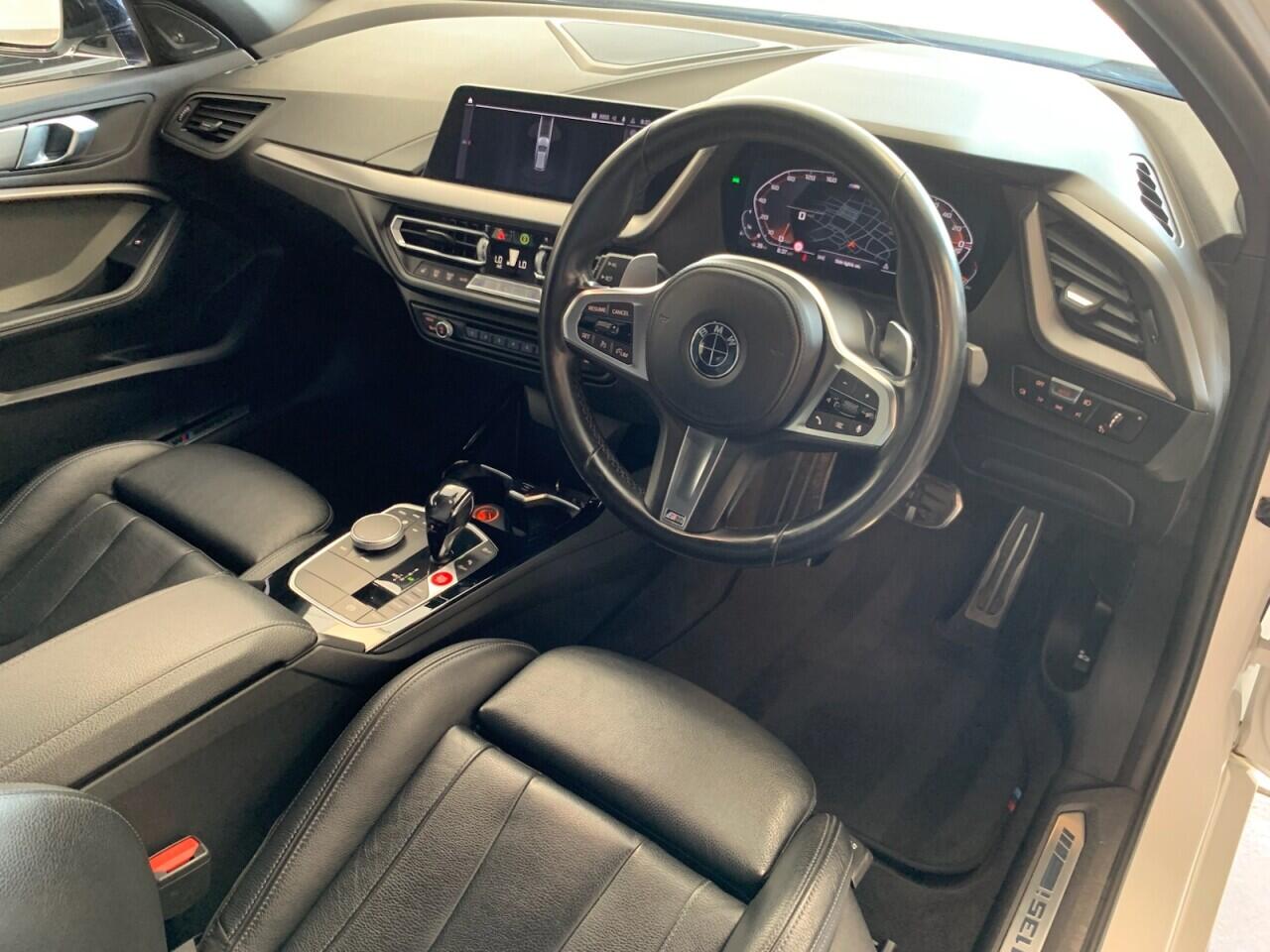 BMW 1 Series view 21