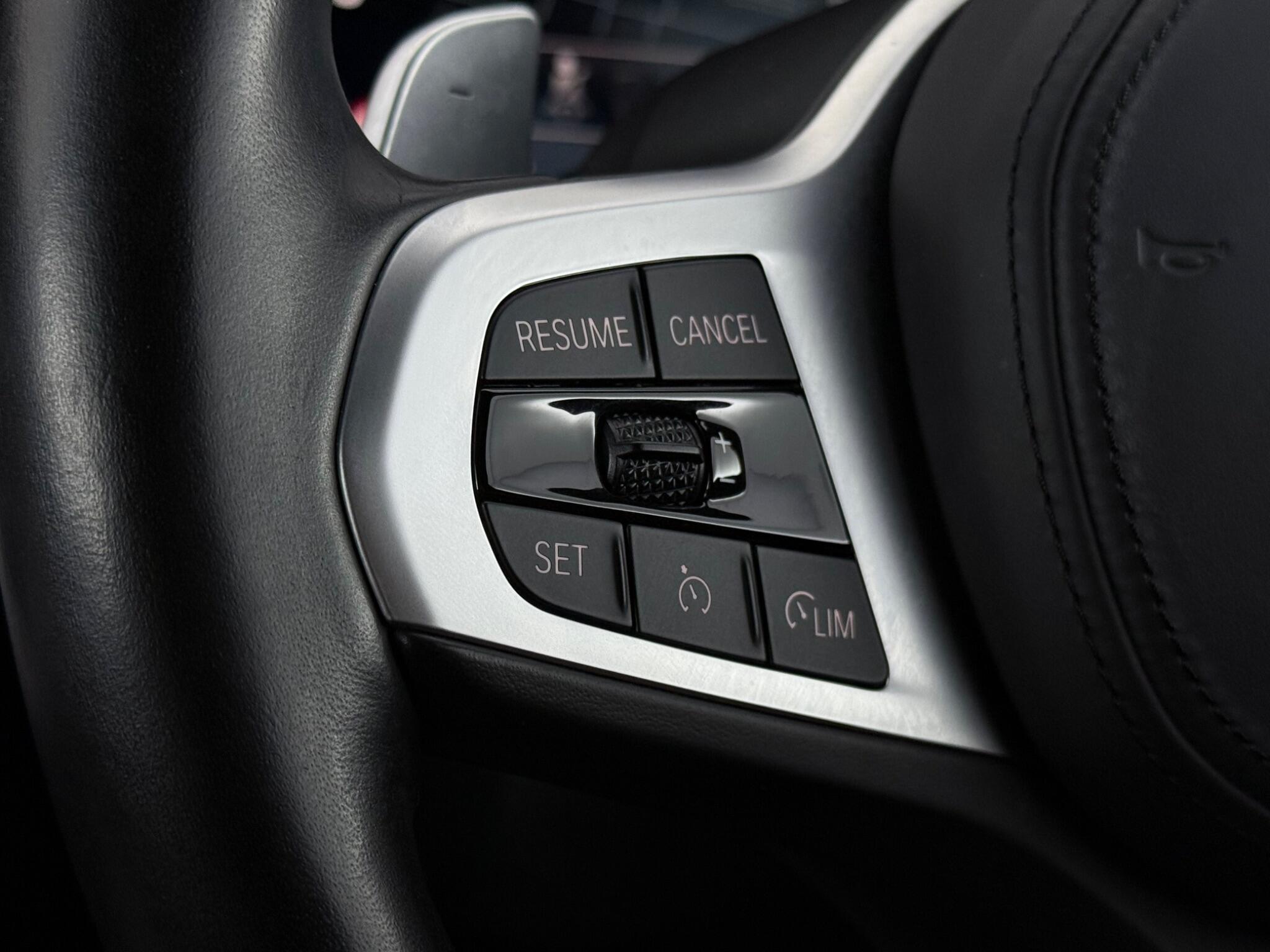 BMW 3 Series view 14