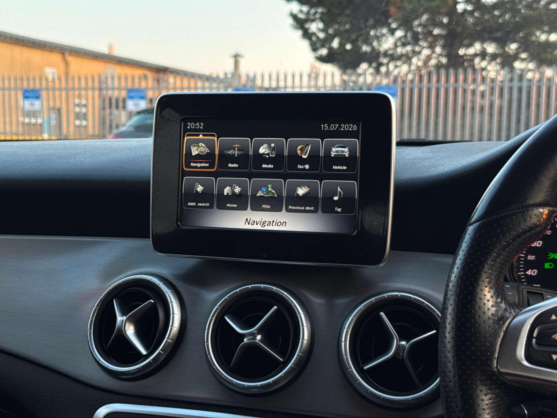 Mercedes-Benz Cla view 71