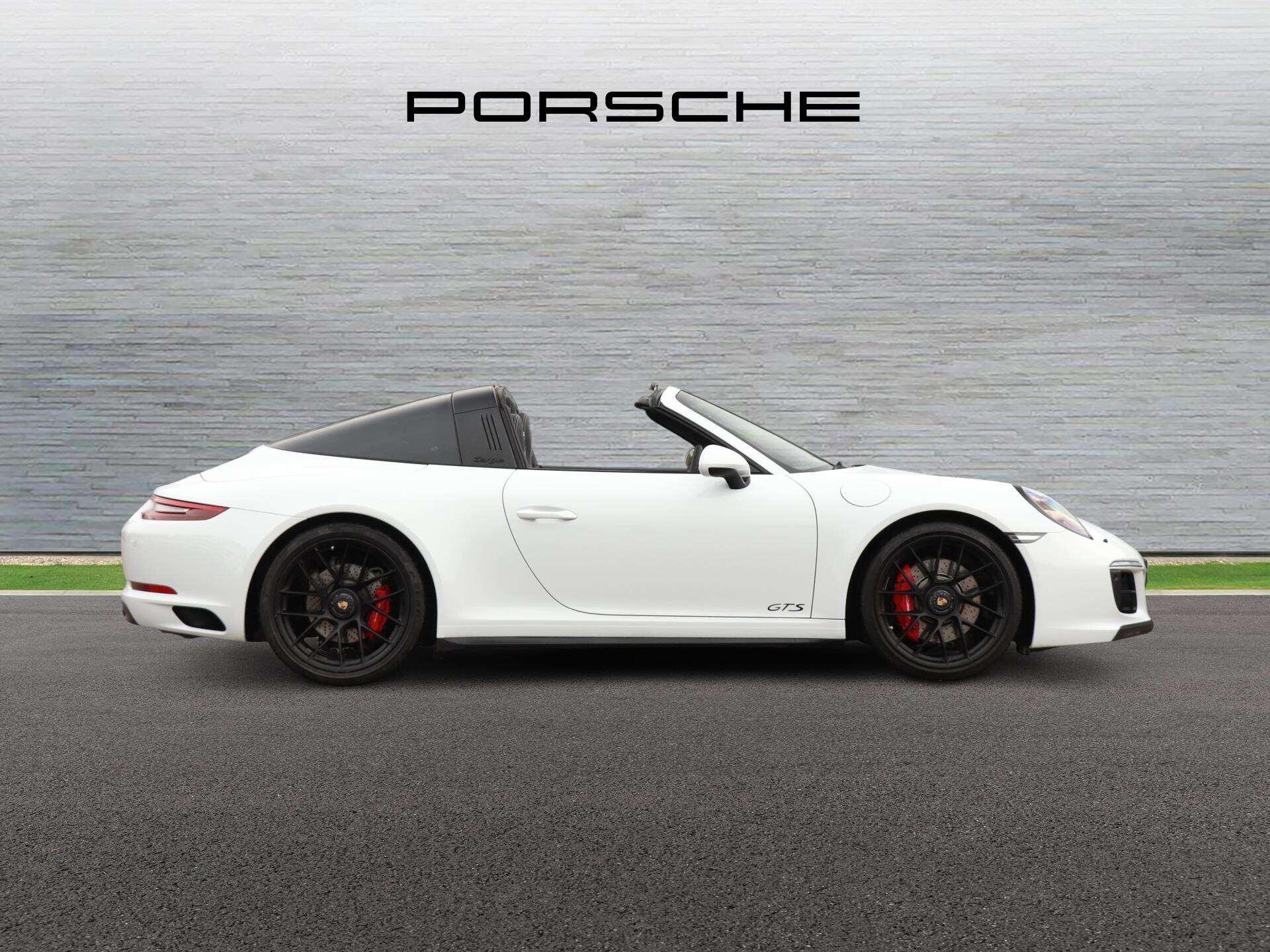 Porsche 911 view 2