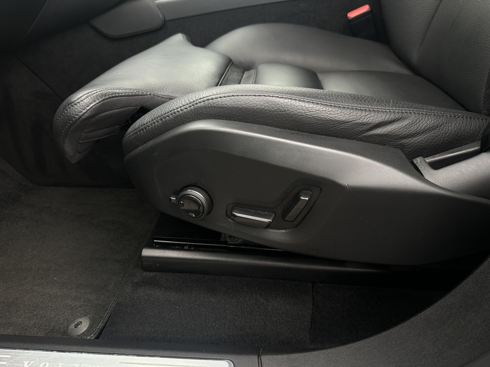Volvo XC90 view 23