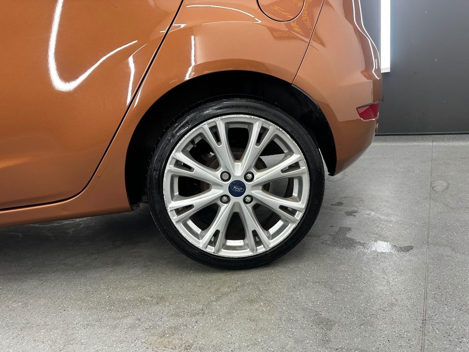 Ford Fiesta view 17