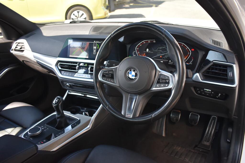 BMW 3 Series view 10