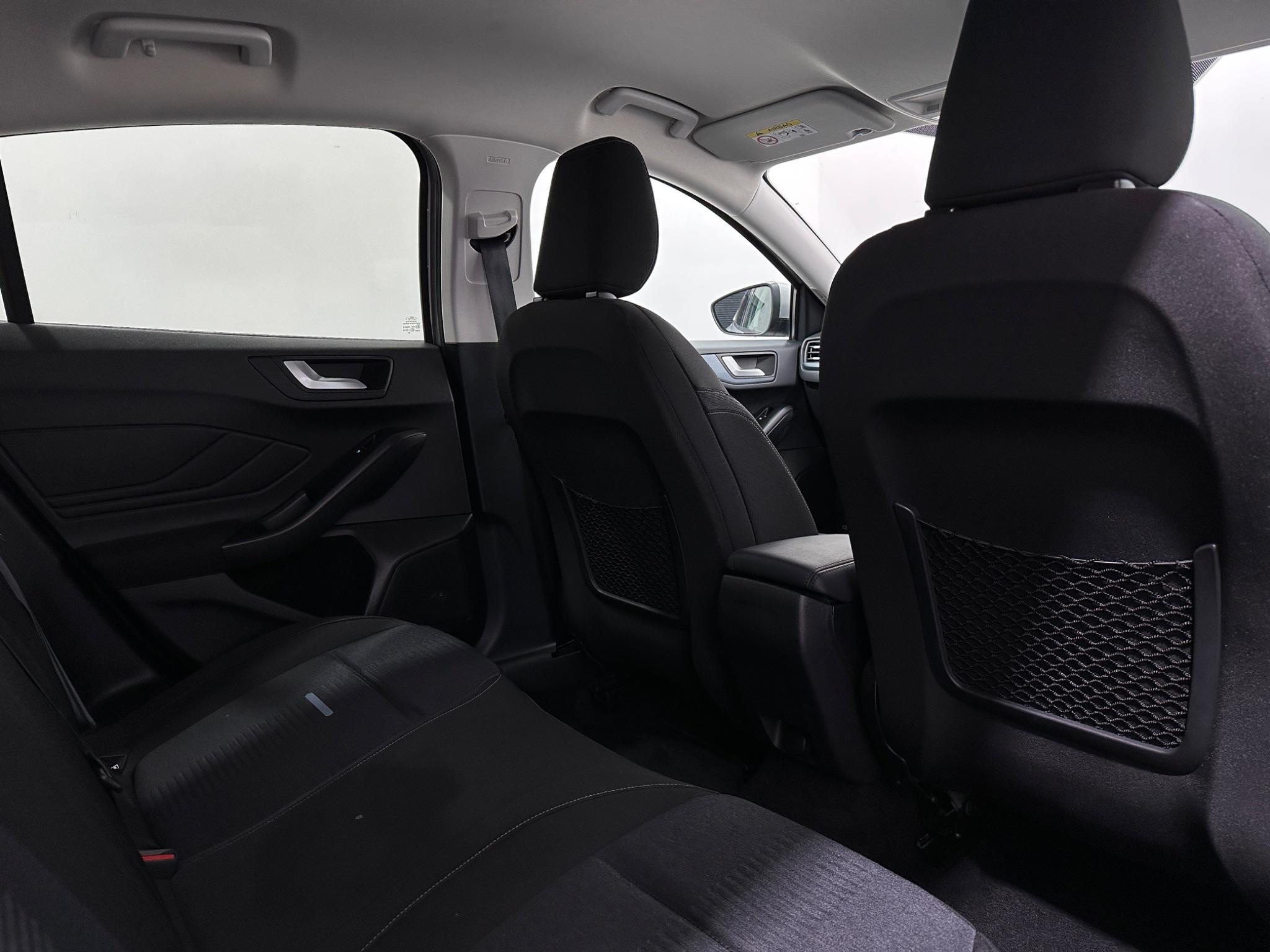 Ford Focus view 39
