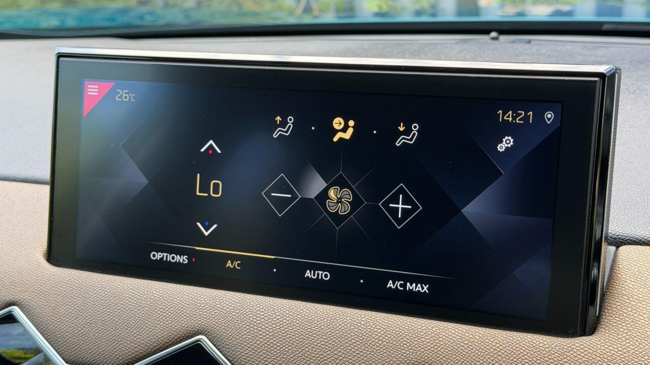 DS Automobiles DS 3 Crossback view 22