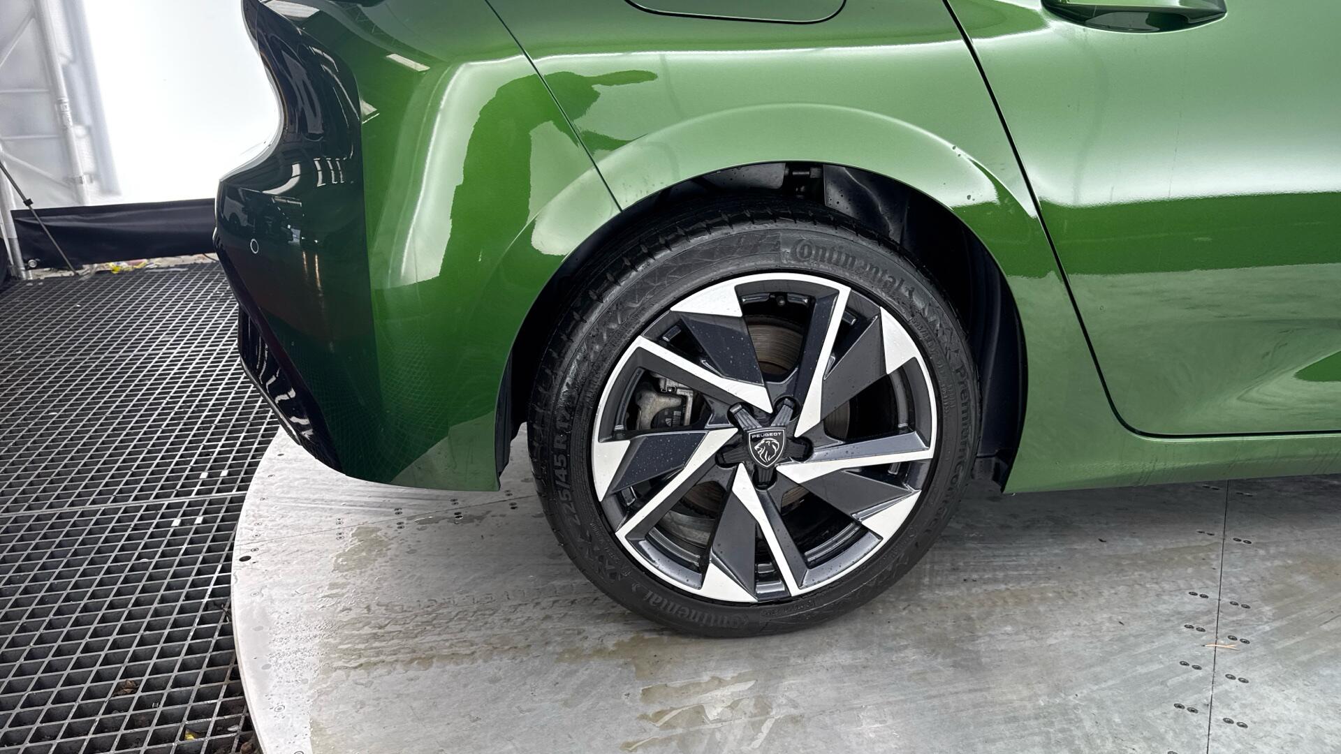 Peugeot 308 view 18