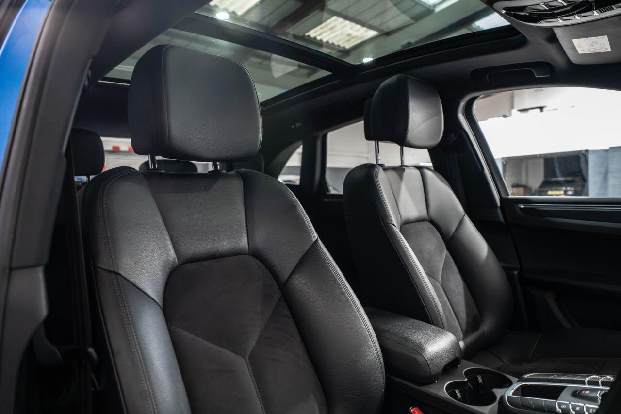 Porsche Macan view 11