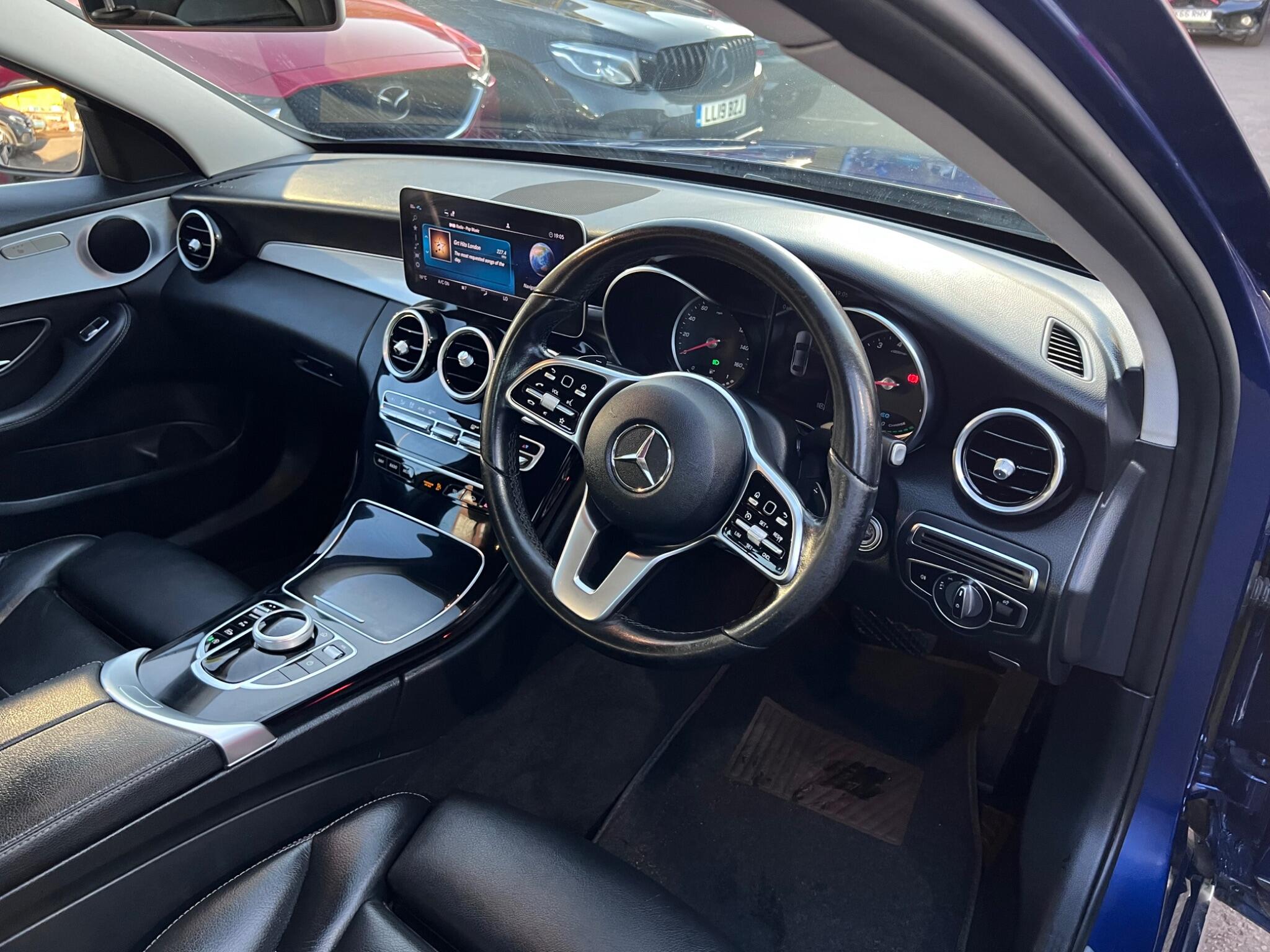 Mercedes-Benz C Class view 18