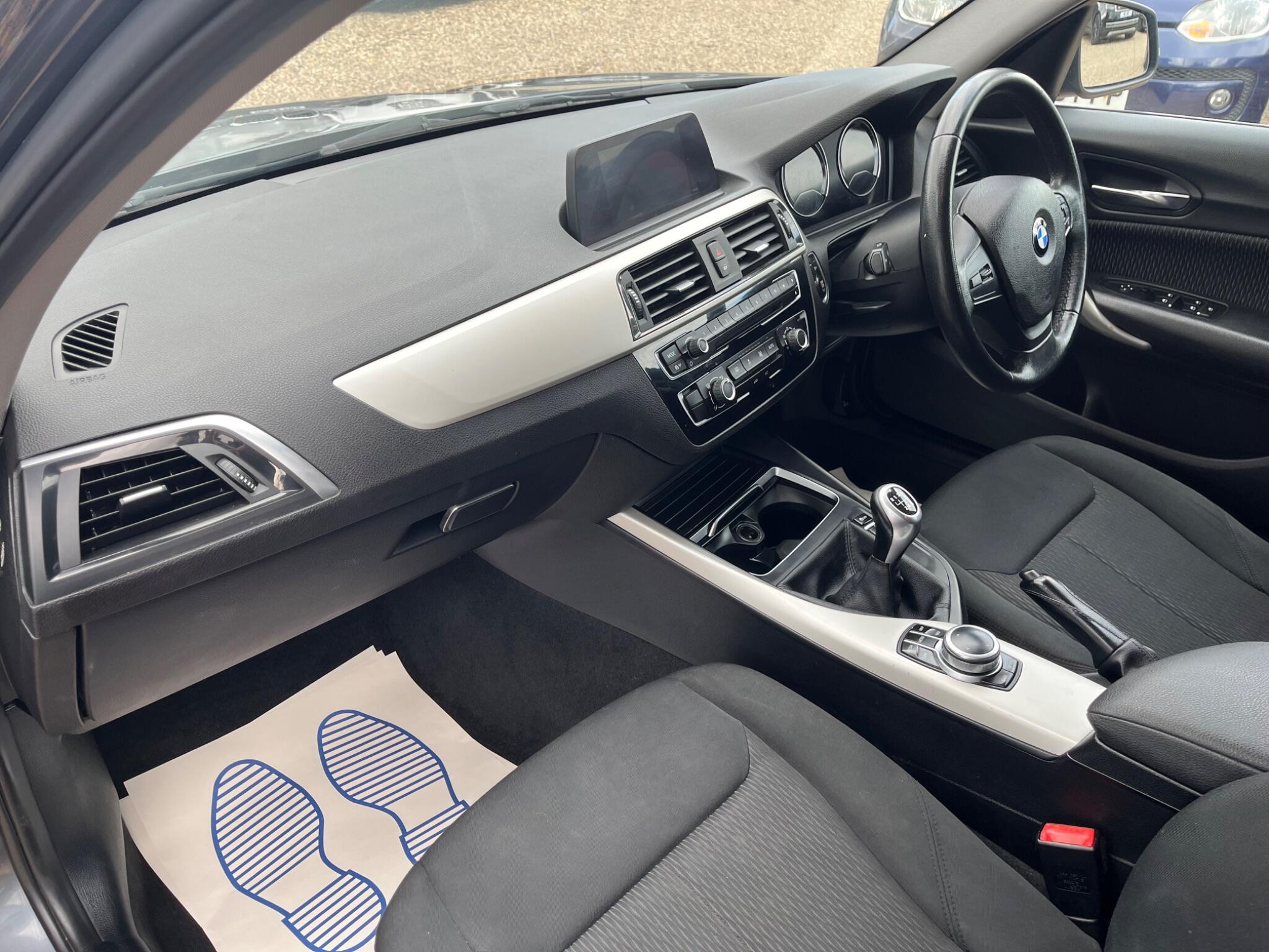 BMW 1 Series view 11