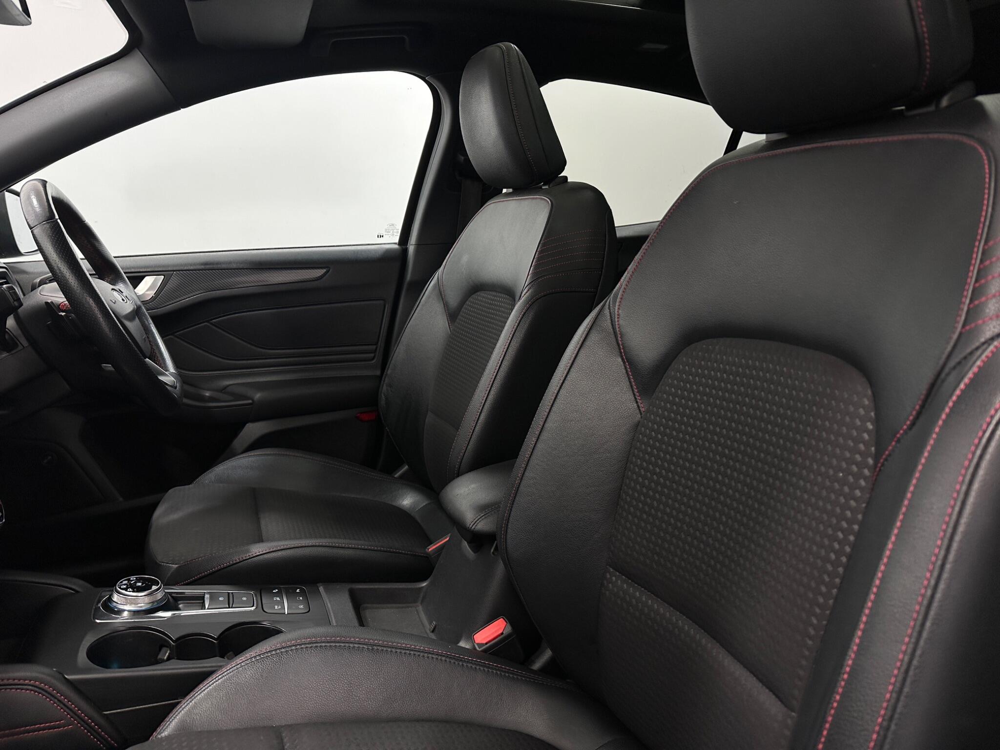 Ford Focus view 33