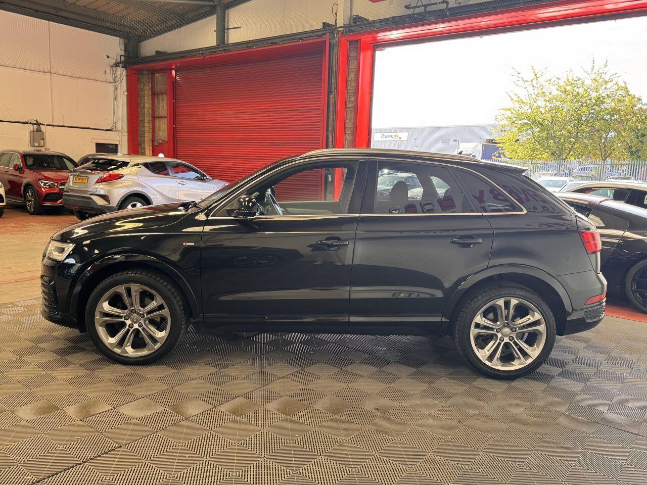 Audi Q3 view 6