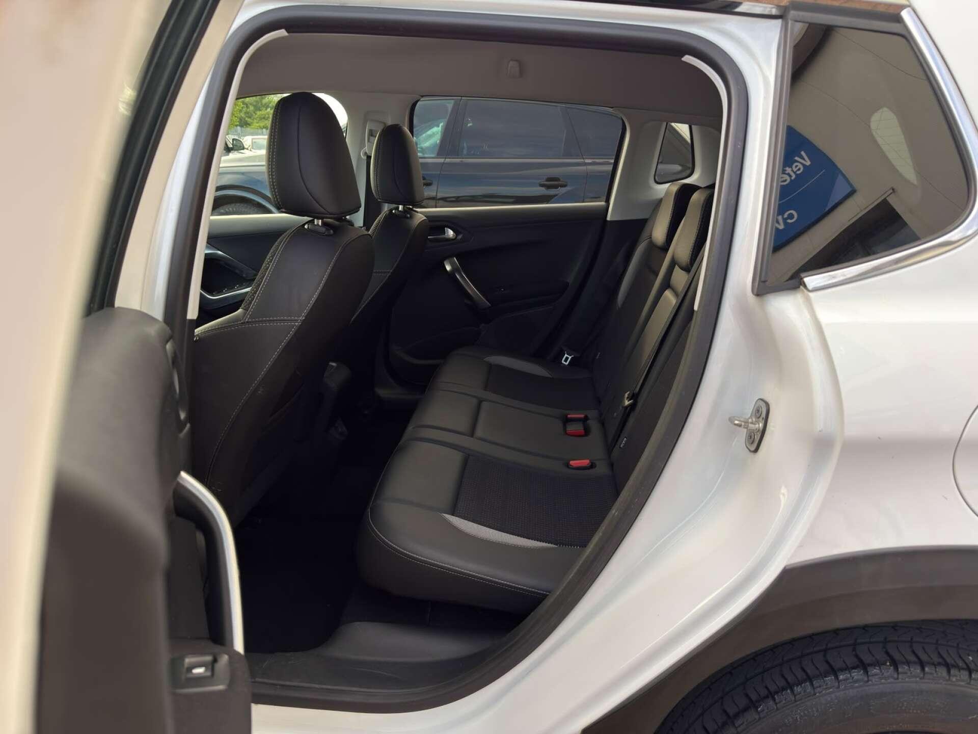 Peugeot 2008 view 36