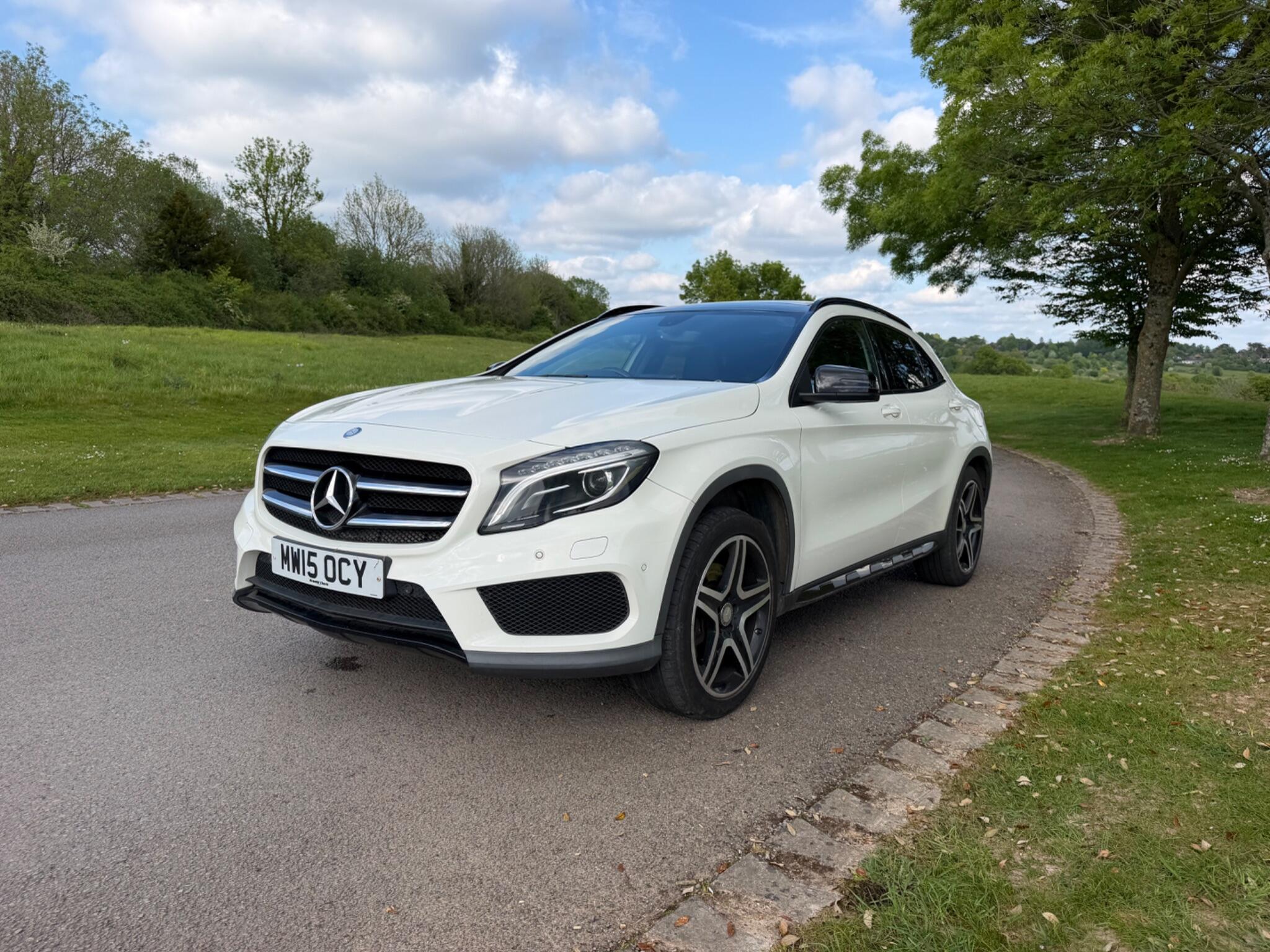 Mercedes-Benz Gla view 35