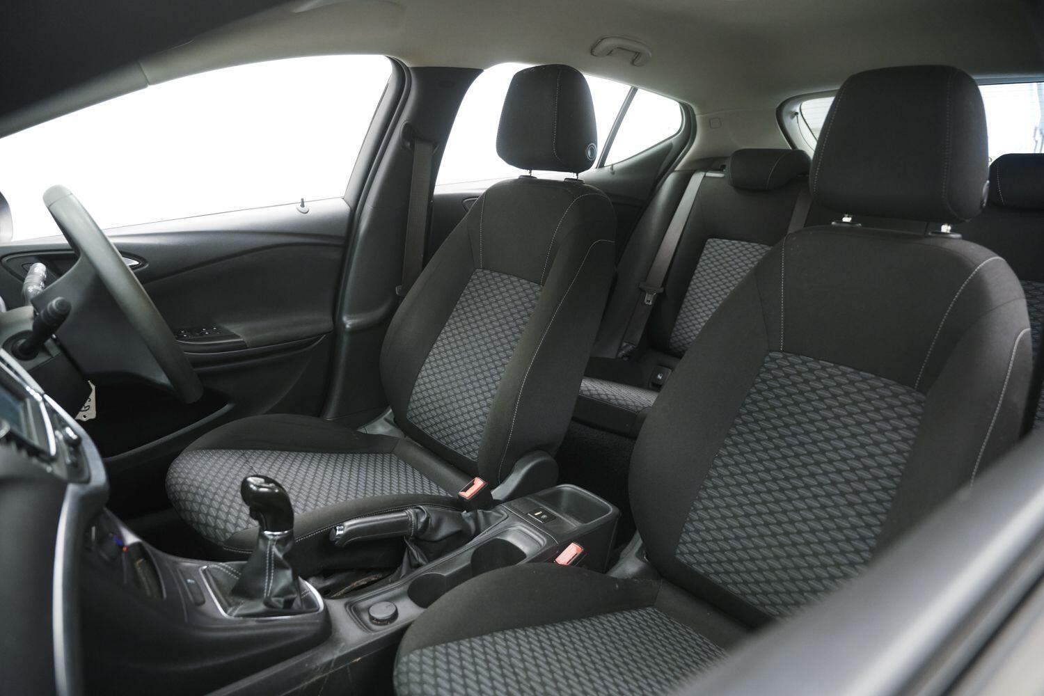 Vauxhall Astra view 19